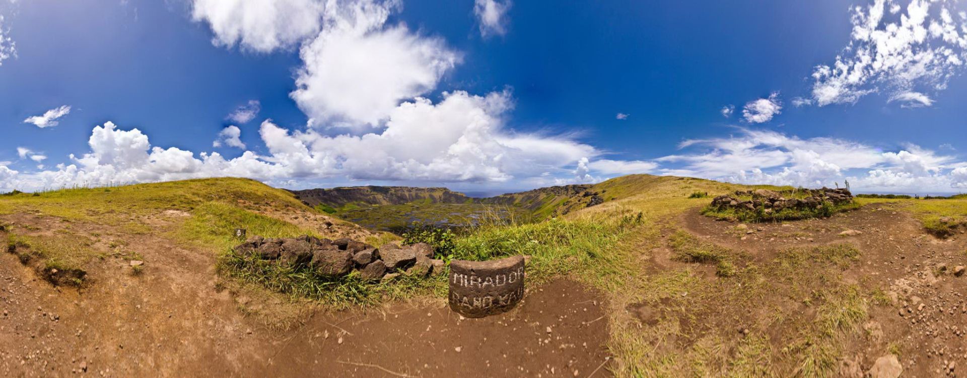 Rano Kau Volcano (Up the Mirador !)