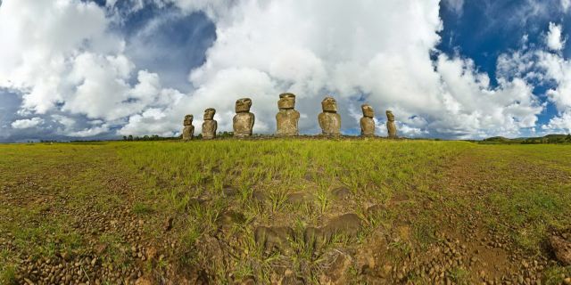 This is Ahu Akivi, the only ahu where you can see moai looking at the ocean....