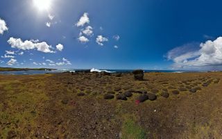 Ahu Tarakiu with a little Moai