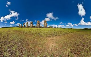 Ahu Akivi (Front Right)