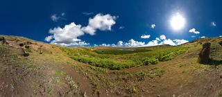 Inside Rano Raraku  : Approaching Moai Land